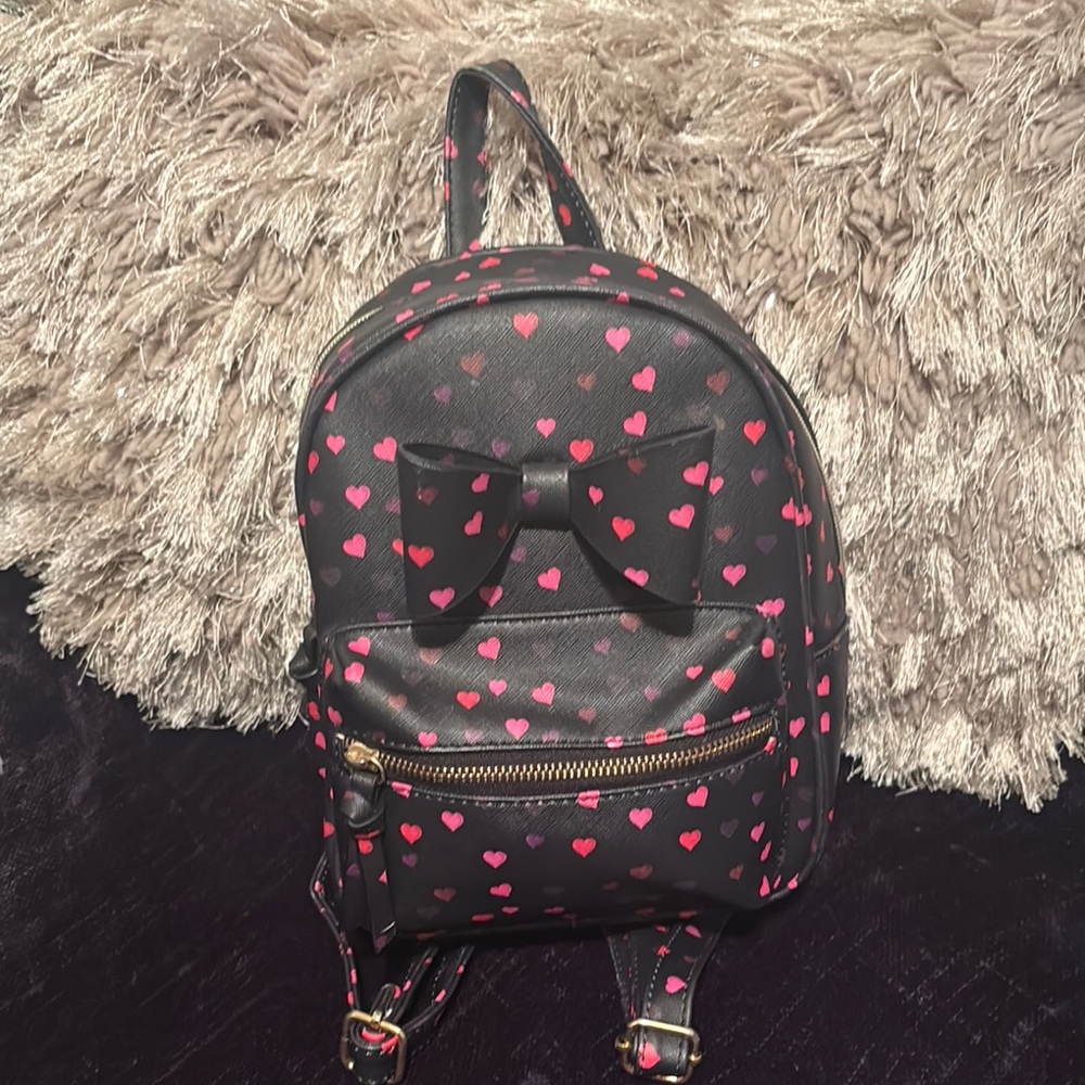 Chic Heart-Patterned Backpack With Bow - image 1